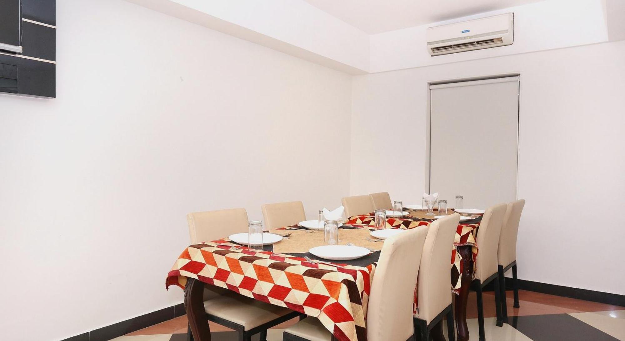 Super Townhouse Dona Castle Hotell Kollam Exteriör bild