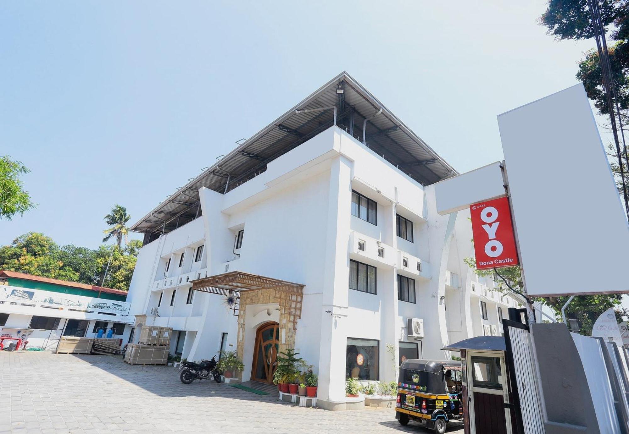 Super Townhouse Dona Castle Hotell Kollam Exteriör bild